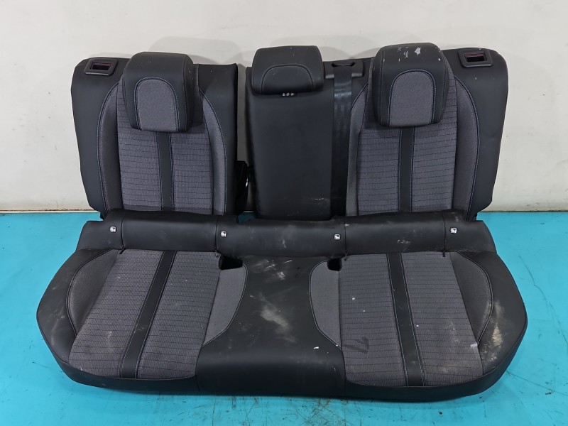 Kanapa tył fotel tylny Peugeot 2008 II