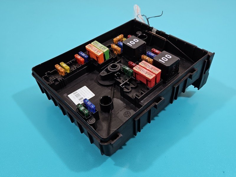 Skrzynka bezpieczników Skoda Yeti 1K0937118