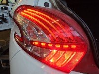 Lampa tył lewa Peugeot 208 I 12-19 HB