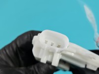 Zamek klapy tył Toyota Auris II kombi 3piny KOMBI