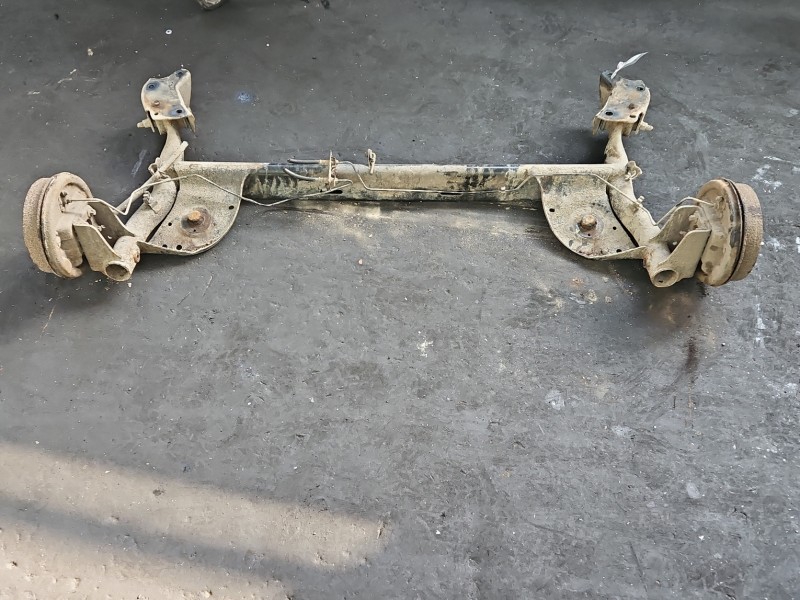 Tylna belka oś tył Dacia Logan I 05-14 1.4 8V