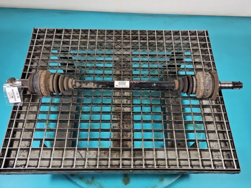 Półoś tył prawa Bmw f10 f11 2.0d automat Półoś tył prawa Bmw f10 f11 2.0d automat
