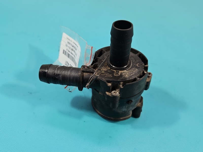 Pompka obiegu wody pompa Ford Mondeo Mk5 2.0 16V DG93-18D474-A