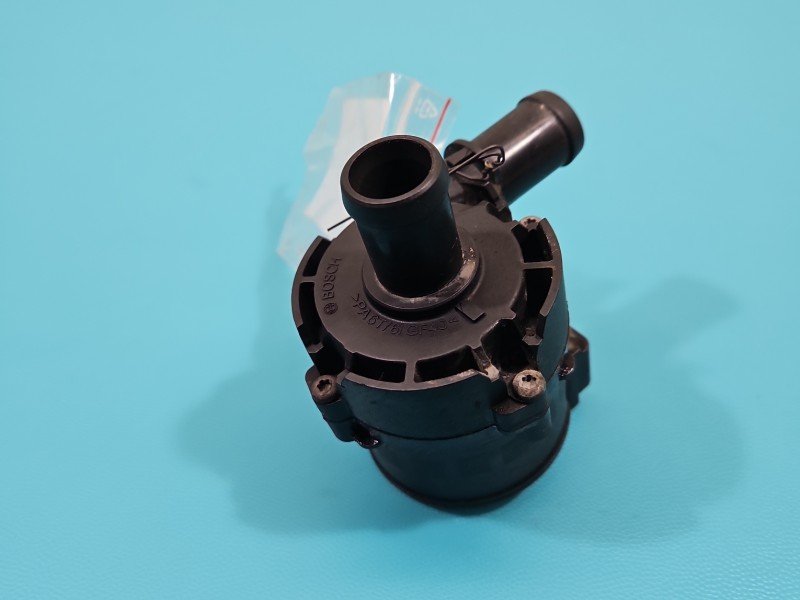 Pompka obiegu wody pompa Renault Megane IV 1.3 TCe 0392023294