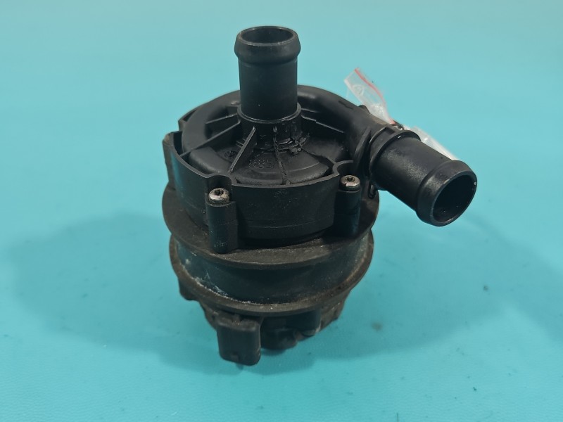 Pompka obiegu wody pompa Maserati Quattroporte VI 13- 3.0 V6 0392024053