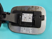 Klapka wlewu paliwa Skoda Scala 2019- Kolor: szary, Europejska, Kod lakieru: LA7W, Ubytki lakieru / szary LA7W