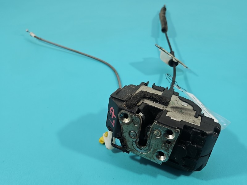 Zamek przód lewy Nissan Qashqai I J10 06-13 EUROPA 6pin