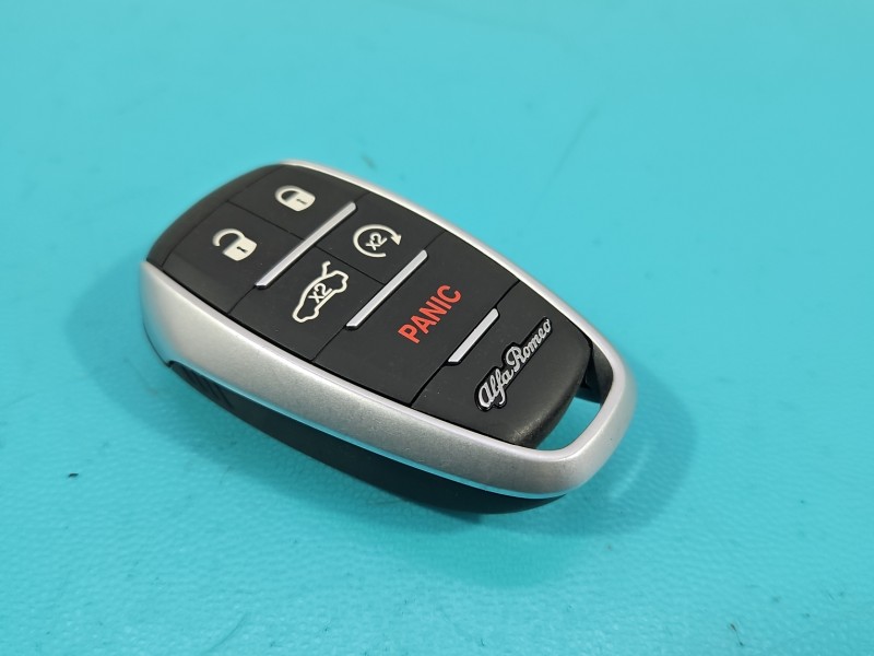 PILOT KLUCZYK KEYLESS Alfa romeo Stelvio