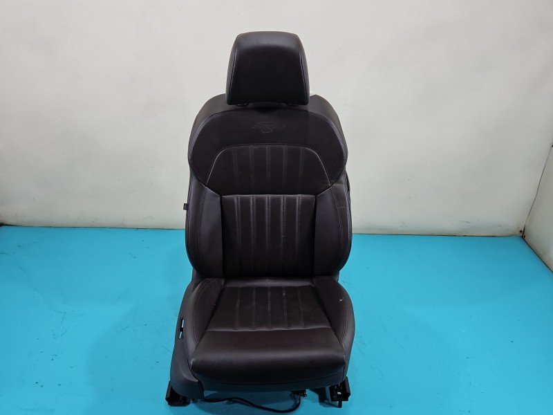 Fotel prawy przód pasażera EUROPA Skoda Superb III