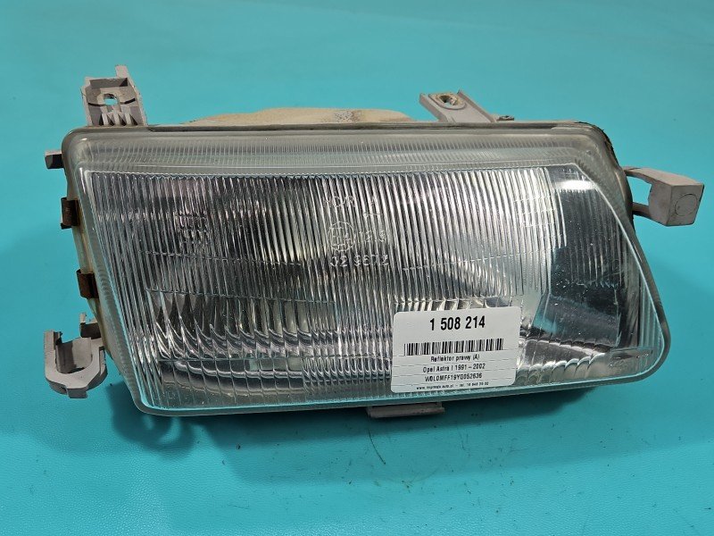 Reflektor prawy lampa przód Opel Astra I F EUROPA