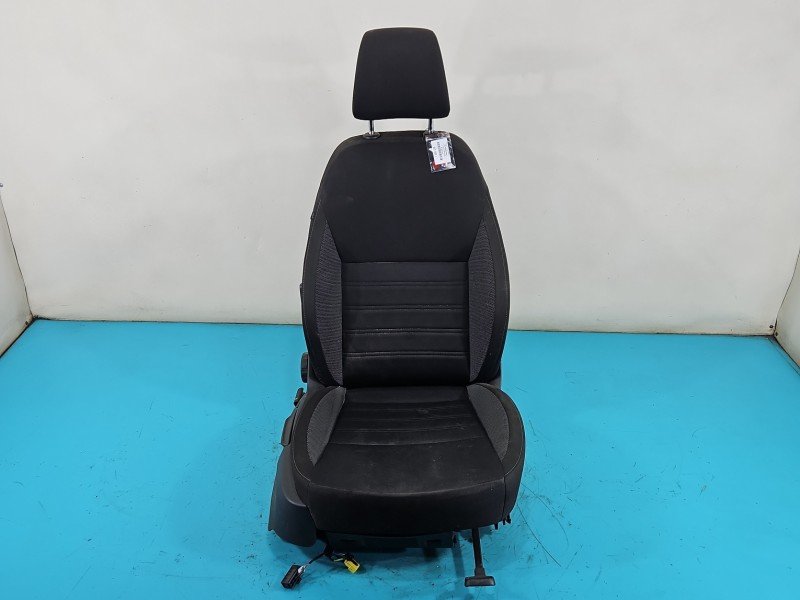 Fotel prawy przód pasażera Skoda Octavia III Fotel prawy przód pasażera Skoda Octavia III