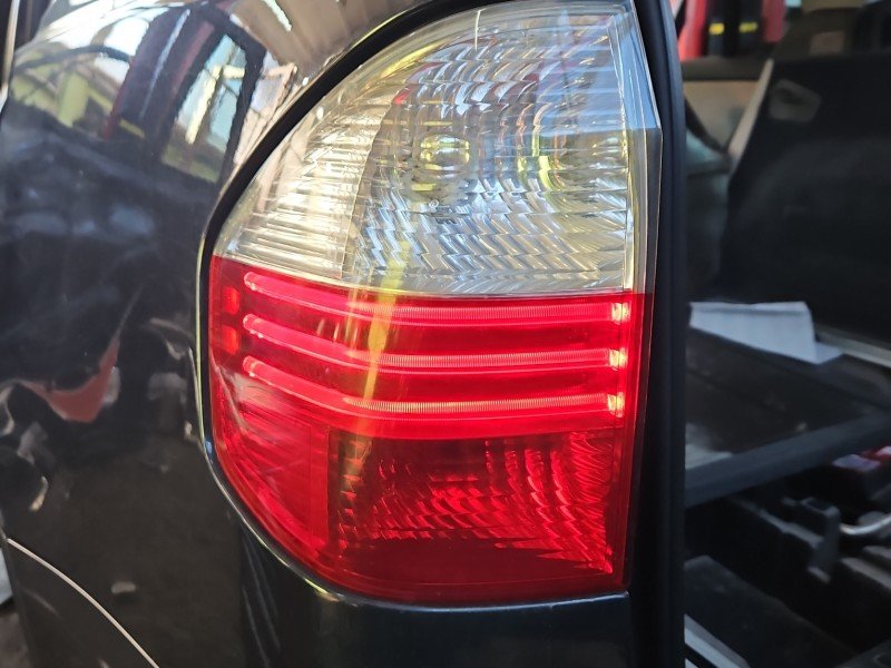 Lampa tył lewa Bmw X3 e83 HB