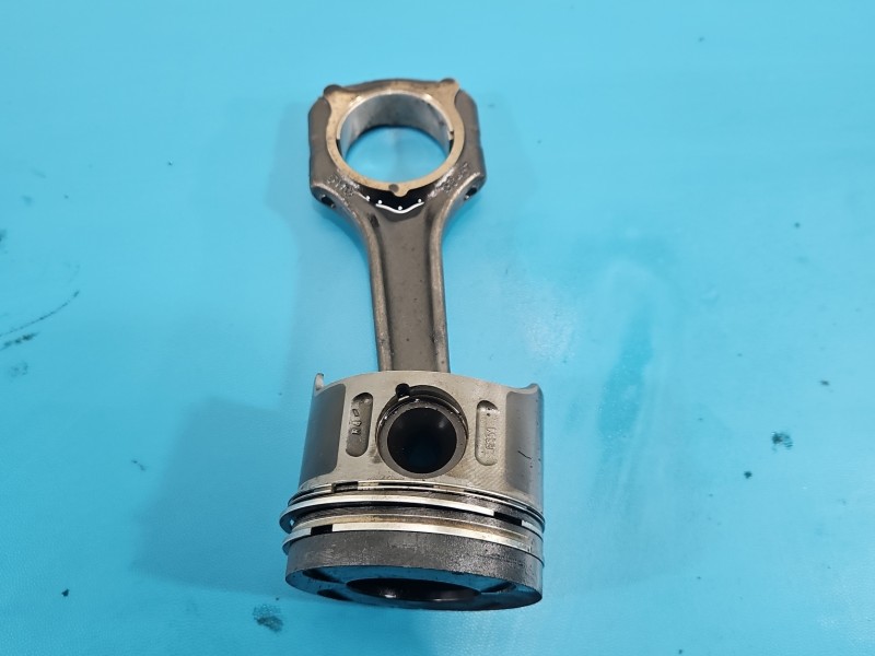 Tłok Mercedes W211 3.2 cdi (648961) 204KM