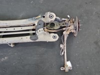 Tylna belka oś tył Toyota Auris II 1.8 hybryda