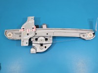 Podnośnik przód prawy SZYBY WINDA Peugeot 2008 I Peugeot, 6pin .Popękany plastik mocowania szyny 0130824160, 9815999280 5d HB