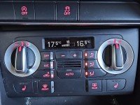 Konsola panel nawiewu Audi Q3 8U0820043E, A2C80279700