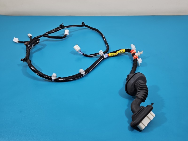 Instalacja Wiązka drzwi tył lewych LEXUS CT 10-22 82154-76020