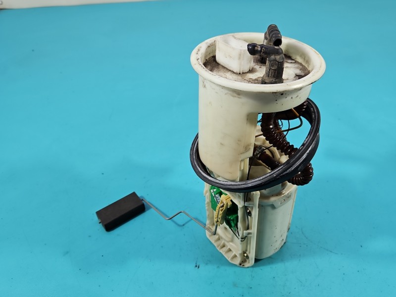 pompka Pompa paliwa Audi A6 C5 1.8 T 4B0919051B Producent części: Audi, 4pin