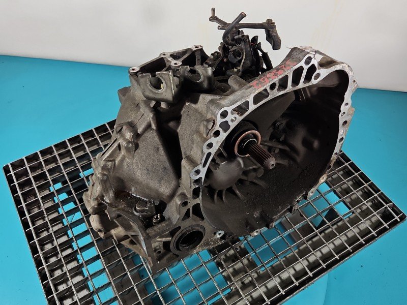 Skrzynia biegów Toyota Avensis II T25 2.0 D4D