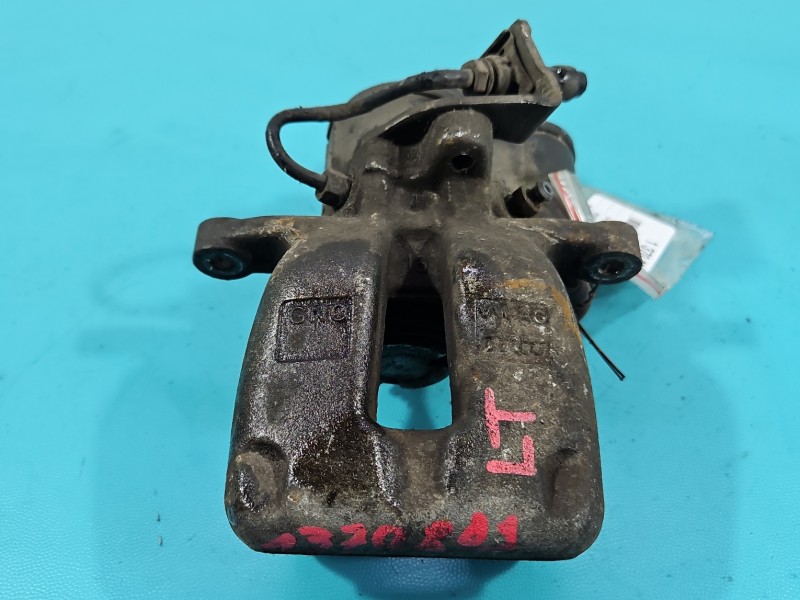 Zacisk tył lewy Vw Passat CC 2.0 tdi sedan