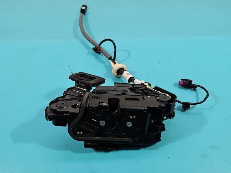 Zamek przód lewy 5NN837015 Vw Tiguan II 16- EUROPA Zamek przód lewy 5NN837015 Vw Tiguan II 16- EUROPA