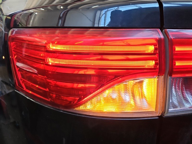 Lampa tył lewa TOYOTA, LED Z BŁOTNIKA LED 11-15 Toyota Avensis III T27 kombi