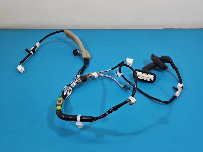 Instalacja Wiązka drzwi tył prawych Toyota Rav4 V 82153-42200