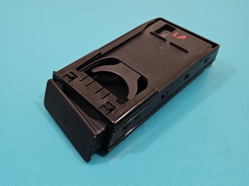 Uchwyt na napoje kubek Mitsubishi Outlander II GN621-04480