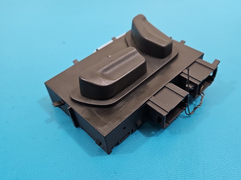 Przełącznik Regulacji fotela kierowcy przód lewy Citroen DS5 11-15 96598313XT