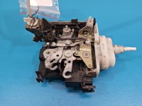 Zamek przód lewy Audi A4 B5 EUROPA Producent części: Audi, 3pin