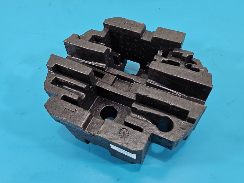 Wkład styropian bagażnika koła zapasowego Skoda Octavia IV 5E3012115A