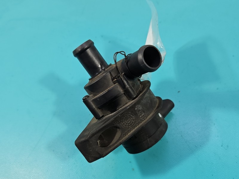 Pompka obiegu wody pompa AUDI A4 B8 2.0 TFSI 06H965561
