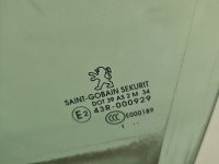 Szyba drzwi przód lewa Peugeot 5008 HB