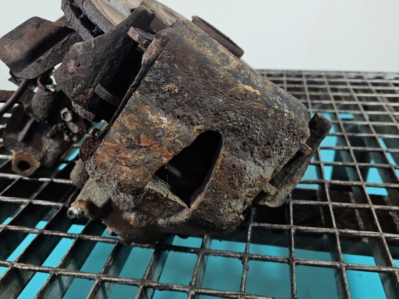 Zacisk przód lewy Seat Ibiza III 6L 1.9 TDI