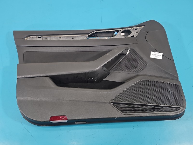 Tapicerka drzwi przód lewa boczek Vw Passat B8 3G1867409AB