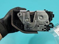 Zamek tył lewy 7229459 Bmw f10 f11 Producent części: BMW, 4pin