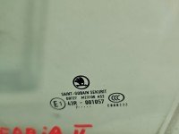 Szyba drzwi przód lewa Skoda Fabia II HB