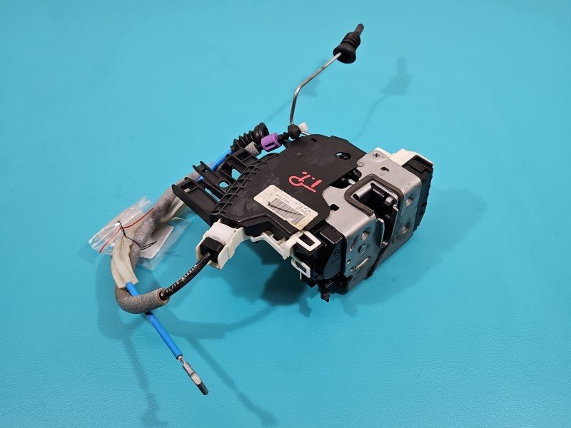 Zamek tył prawy A2047302835 Mercedes GLA X156 13-19 Mercedes, Europejska, 4pin