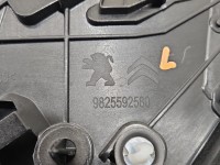 Osłona ZAŚLEPKA PLASTIK Peugeot 2008 II 9825592580