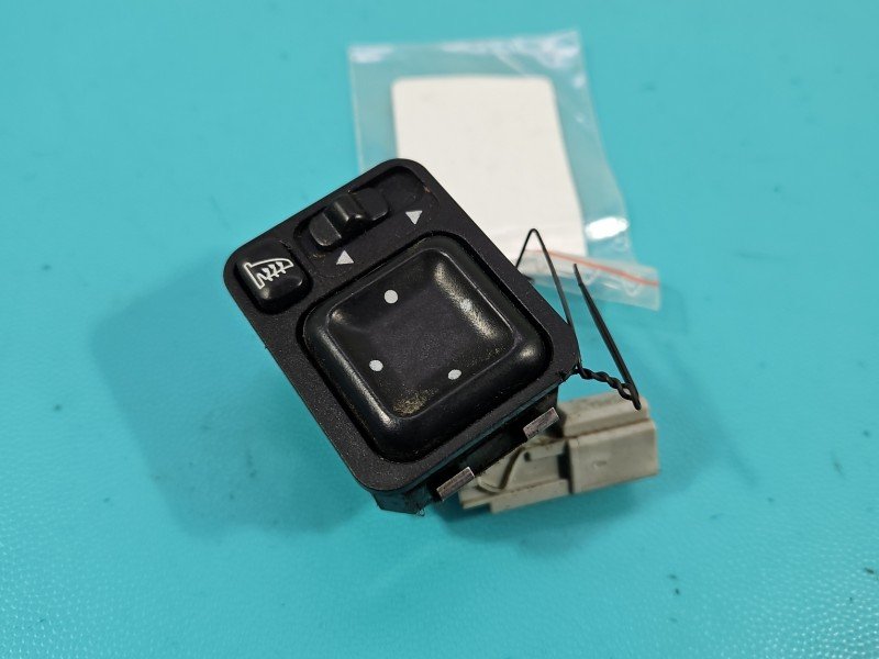 Przełącznik szyb Opel Frontera B Producent części: OPEL EU Przełącznik szyb Opel Frontera B Producent części: OPEL EU