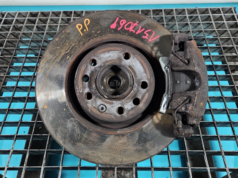 Zwrotnica prawa piasta przód 1.9 cdti Opel Zafira B