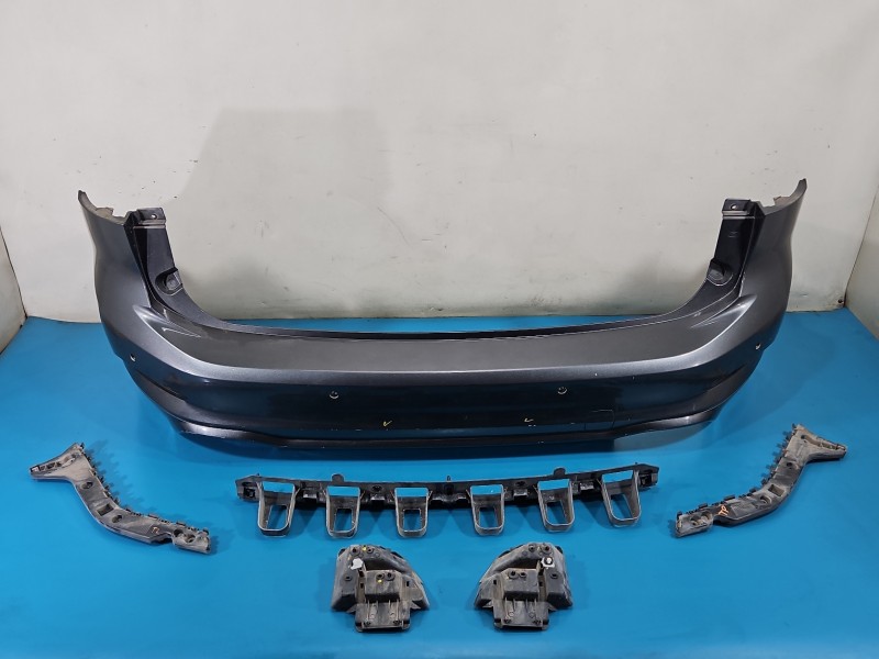 Zderzak tył Ford Focus Mk4 BJ kombi