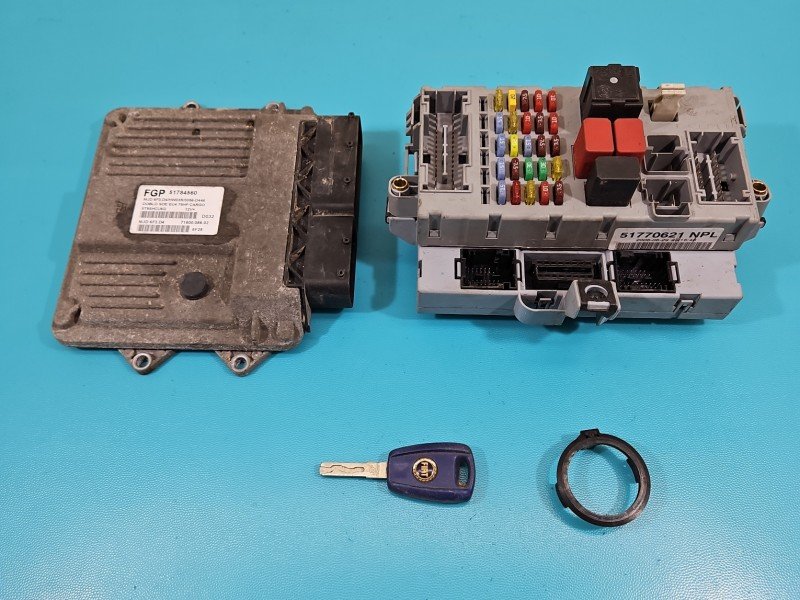 Komputer Sterownik silnika 51784560 Fiat Doblo I 1,3.0 jtd Komputer Sterownik silnika 51784560 Fiat Doblo I 1,3.0 jtd