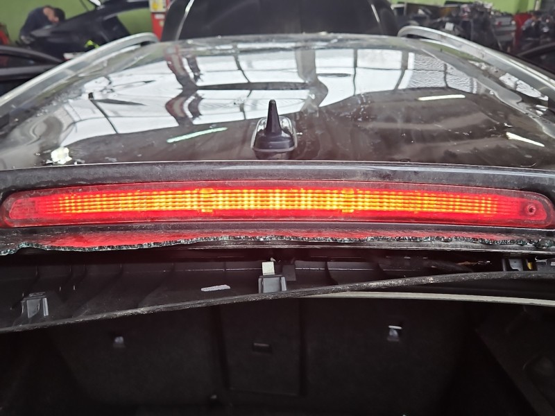 TRZECIE ŚWIATŁO STOP STOPU Skoda Superb III kombi