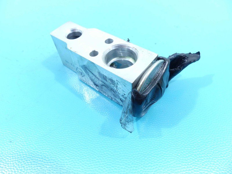 Zawór rozprężny klimatyzacji Toyota Avensis II T25 447500-3050 Zawór rozprężny klimatyzacji Toyota Avensis II T25 447500-3050