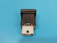 Przełącznik podgrzewania kierownicy Mitsubishi Eclipse Cross 8612A050