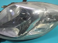 Reflektor prawy lampa przód Toyota Yaris II EUROPA