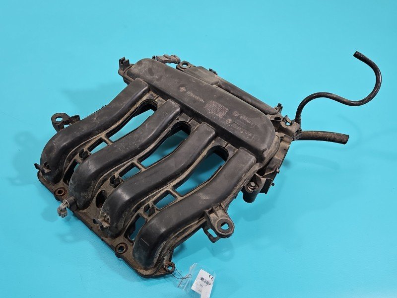 Kolektor ssący Renault Megane III 8200647713 1.6 16V Kolektor ssący Renault Megane III 8200647713 1.6 16V
