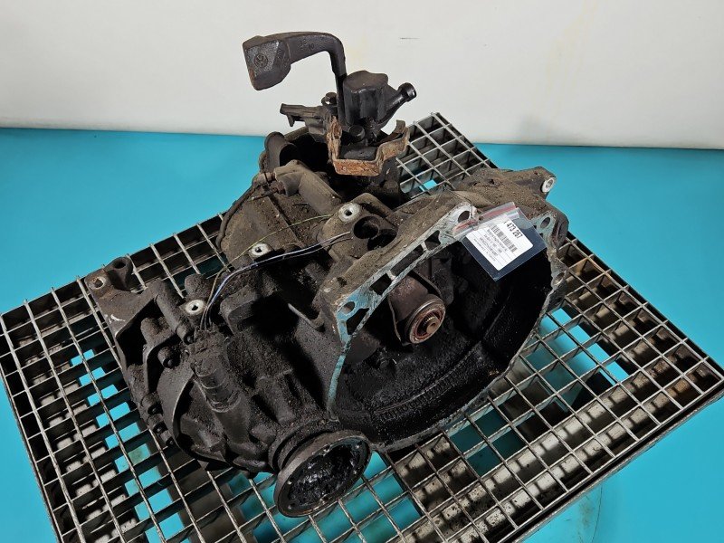Skrzynia biegów Vw Golf III 1.9d Skrzynia biegów Vw Golf III 1.9d