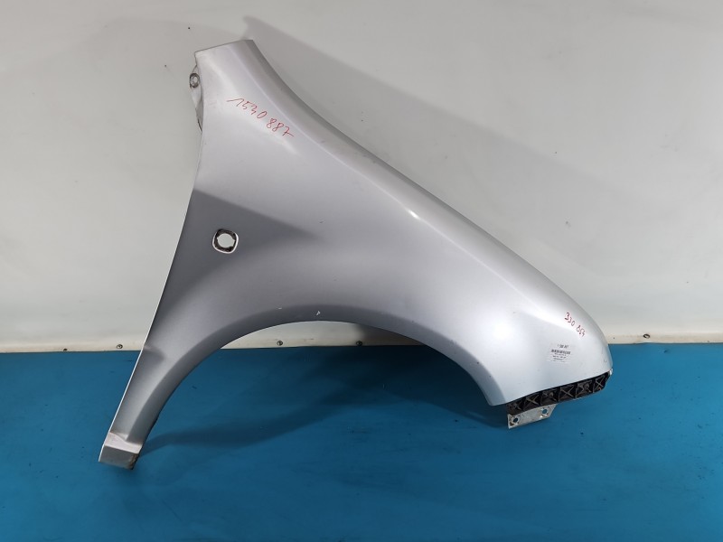 Błotnik przód prawy Skoda Fabia I 9102